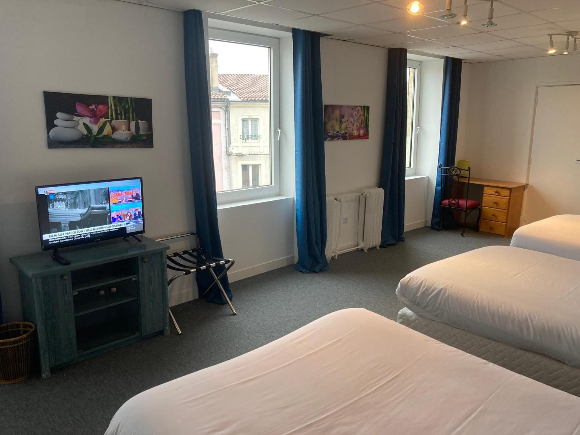 Aigle D'Or Hotell Thiers Eksteriør bilde