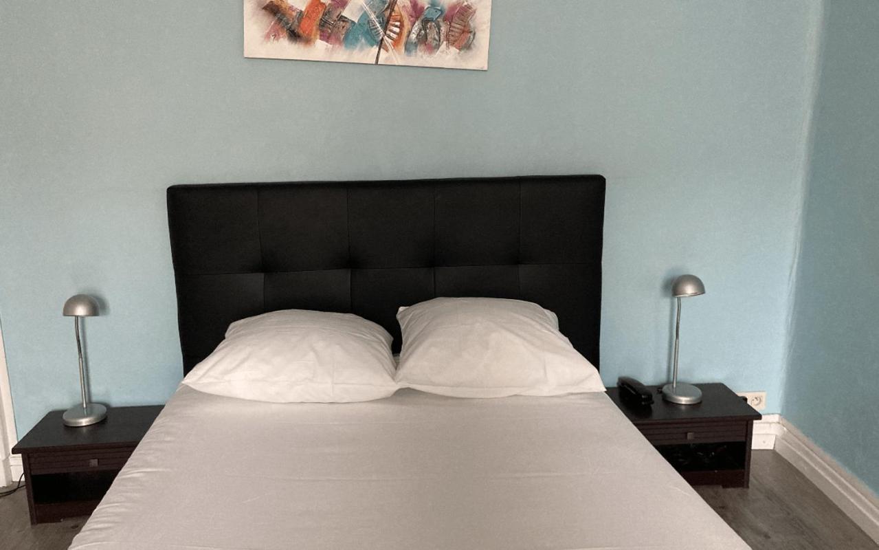 Aigle D'Or Hotell Thiers Eksteriør bilde